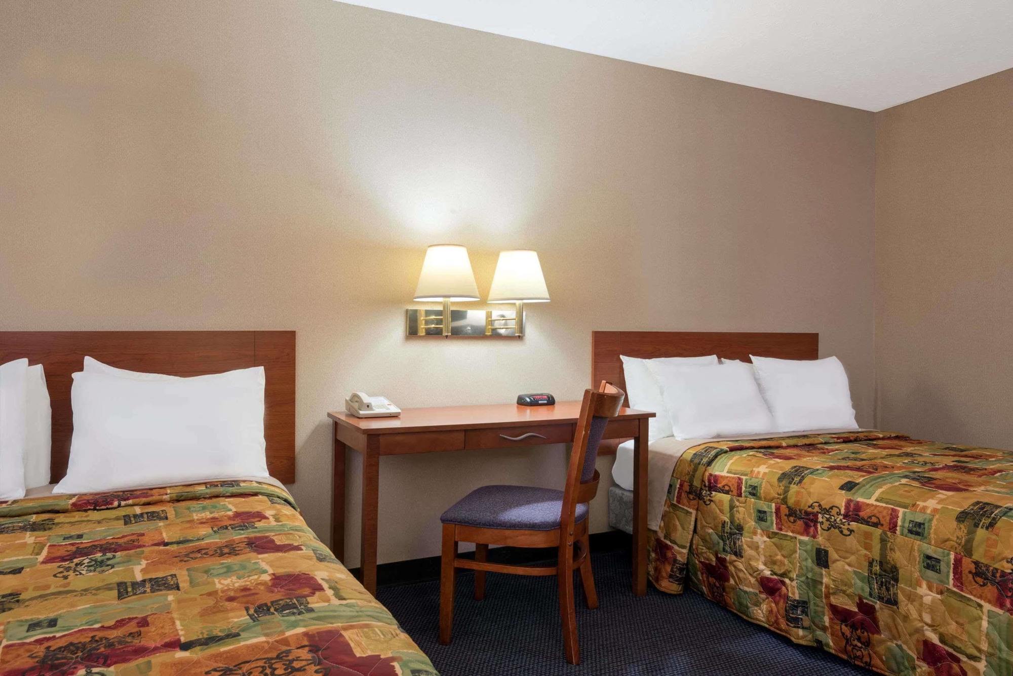 Knights Inn Elizabethtown Eksteriør billede